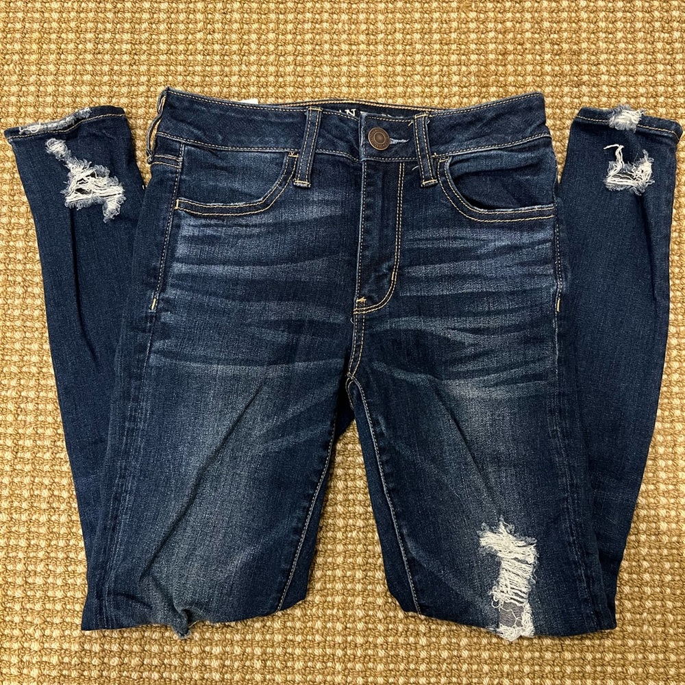 AMERICAN EAGLE Size 2 Distressed Hi-rise Jeggings